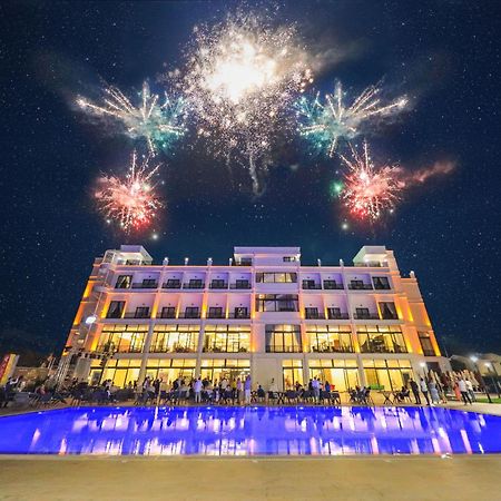 Mc Palace Hotel Spa & Convention Agios Epiktitos Exterior photo