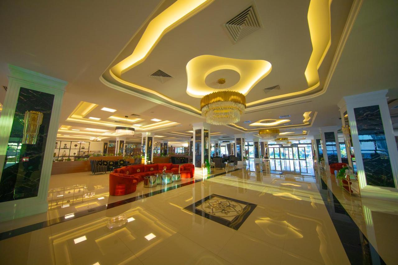 Mc Palace Hotel Spa & Convention Agios Epiktitos Exterior photo